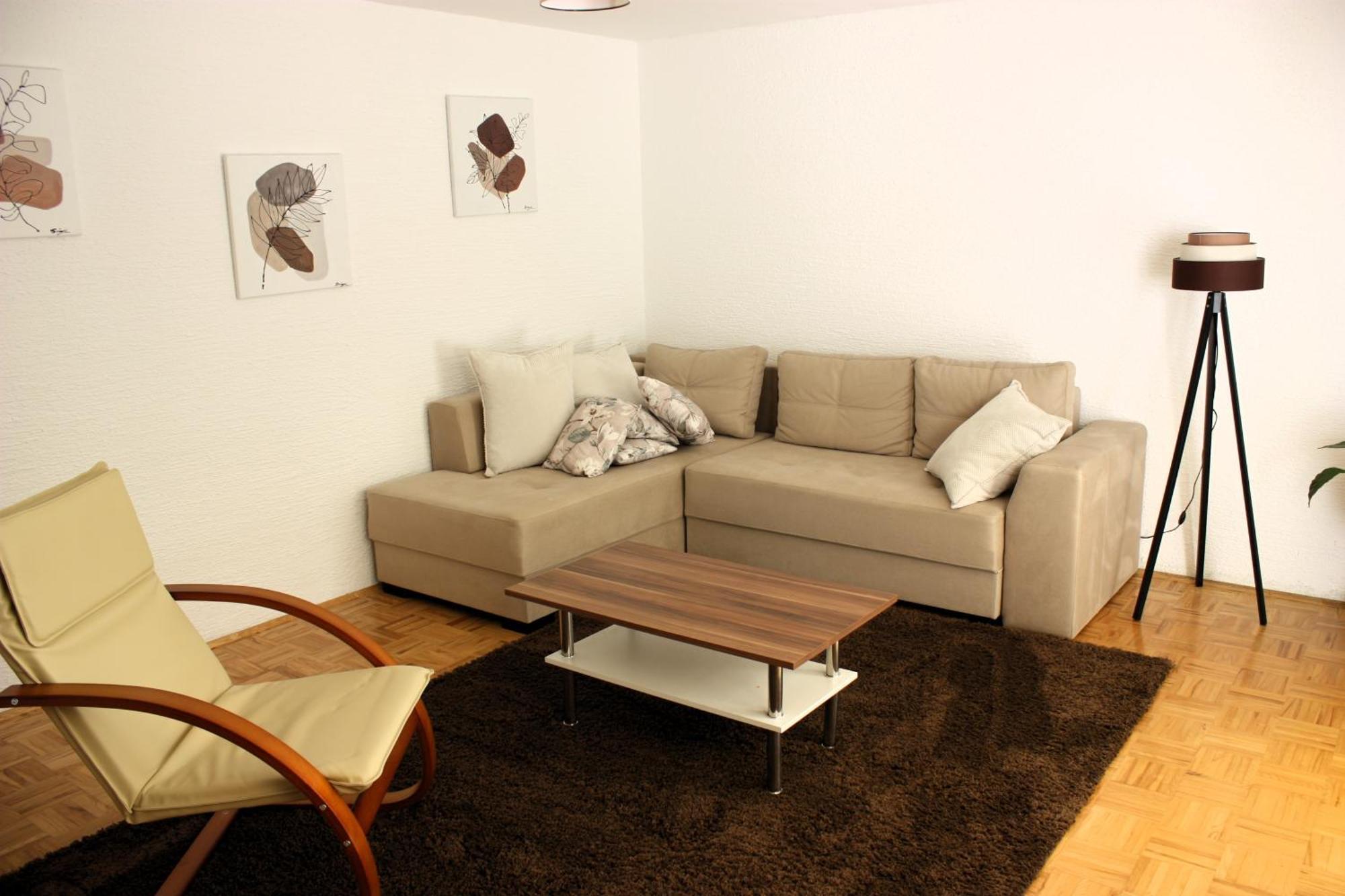 Appartement Jona, *